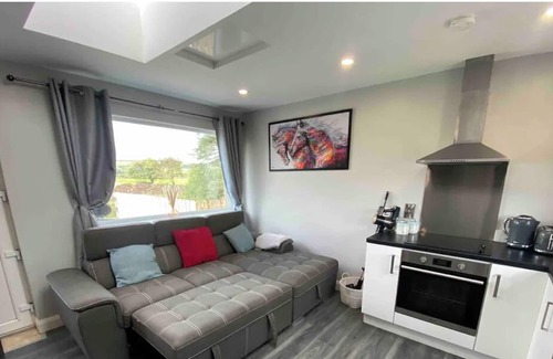 Coleraine Ski Chalet | Forest View Cottage - Private Hot Tub