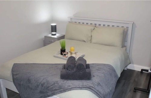 Coleraine Ski Chalet | Forest View Cottage - Private Hot Tub