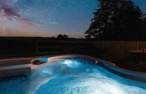 Coleraine House | Forest View Cottage - Private Hot Tub
