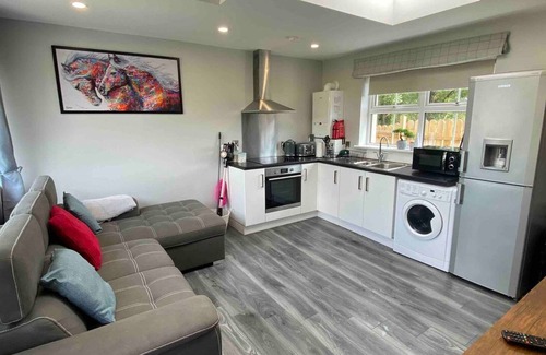Coleraine Apartment | Forest View Cottage - Private Hot Tub