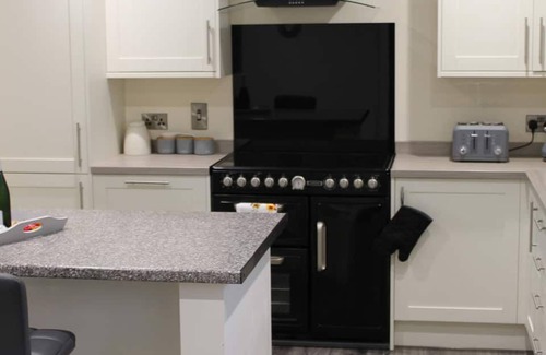 Coleraine Apartment | Forest View House Hot Tub Sleeps 9