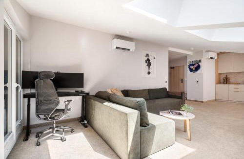 Lukecin Apartment | Forest & Waves - Luxury Seaside Retreat with Pool, 90m to the Beach & Pro Workstations