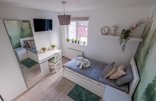 Great Houghton House | Forest Work & Relax Accommodation