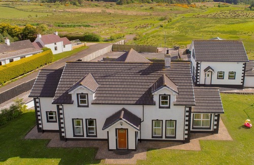 Ballycastle House | Forestside House - spacious house perfect for groups and families
