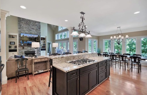 West Union House | Foreststone Fabulous Lake Keowee Waterfront Home