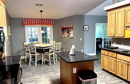 Milton House | Forget your worries in this spacious and serene space with a beautiful lake view