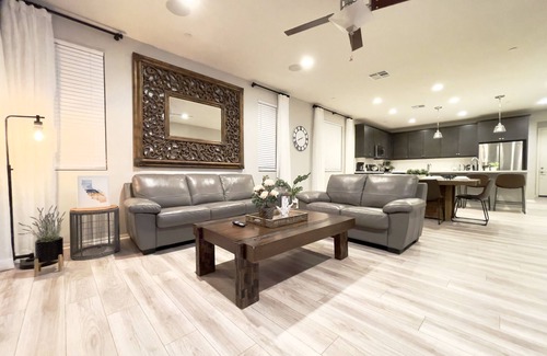 Lancaster House | Former Model Home, 3 Car Garage, Gym, Sleep 14