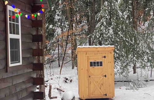 Middle Grove Apartment | former summer camp/3 cabins/glamping tents/60acres