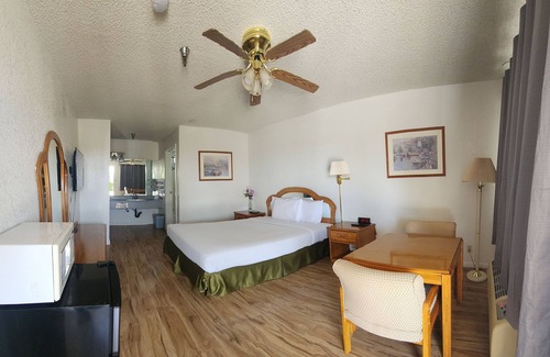 Fresno Hotel | Formosa Inn