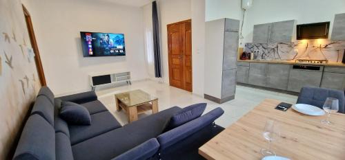 Lome Apartment | Formule 1
