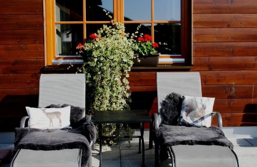 Arnetsried Apartment | Forsthaus Chalet - Luxus Chalet mit Eigenem Whirlpool auf der Terrasse