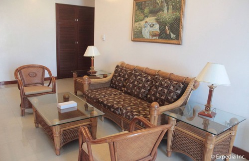 Laoag Resort | Fort Ilocandia Resort Hotel