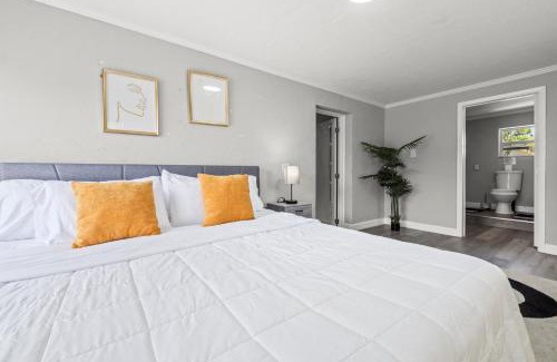 Croissant Park House | Fort Lauderdale Retreat Near Beach & Airport