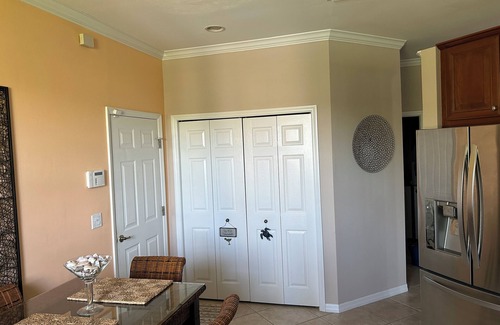 Biggar Villa | Fort Myers Villa approximately 3 miles to beach with private pool and hot tub.