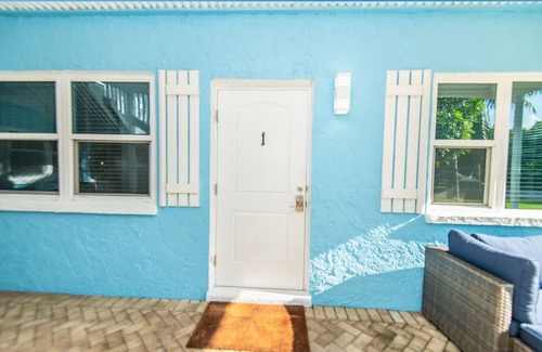 Fort Pierce Shores House | Fort Pierce - 2BD 2BA Tropical Surfside Retreat