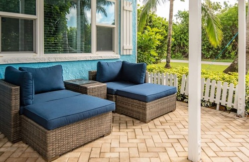 Fort Pierce Shores House | Fort Pierce - 2BD 2BA Tropical Surfside Retreat