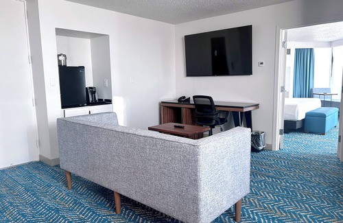 Downtown Detroit Hotel | Fort Pontchartrain Detroit, a Wyndham Hotel