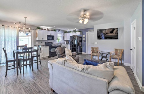 Fort Wayne Condo | Fort Wayne Getaway - Family + Pet Friendly!