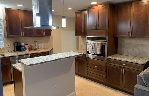 Charleston House | Fort Wychwood is newly renovated with great views and city access!