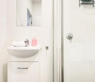 Woonona Apartment | Fortuna Laguna Coastal Studio Free Parking All INC