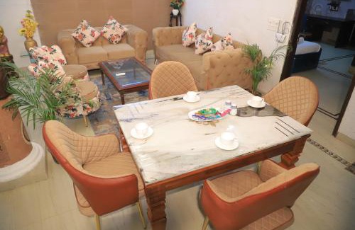 Saket Apartment | Fortune Home Service Apartment 3Bhk , D-198 Saket