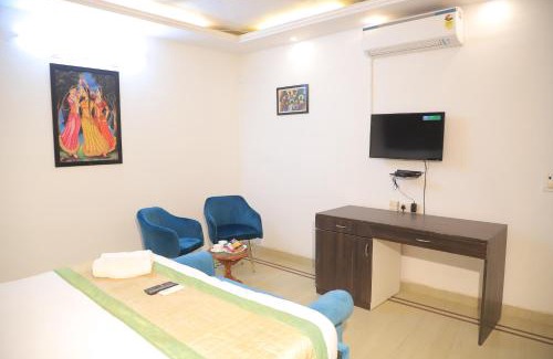 Saket Apartment | Fortune Home Service Apartment 3Bhk , D-198 Saket