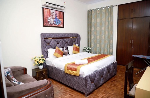 Saket Apartment | Fortune Home Service Apartment 3Bhk,E-28 Saket 1B