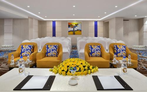 Vadodara Hotel | Fortune Inn Promenade, Vadodara - Member ITC Hotels' Group
