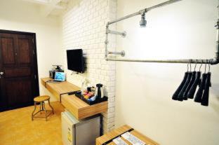 Nanai Road Hotel | Forty Winks Phuket Hotel