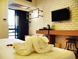 Nanai Road Hotel | Forty Winks Phuket Hotel