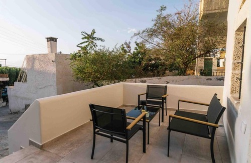 Pombia Apartment | Fos Apartment in South Crete
