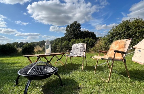 Moreton-in-Marsh RV Rental | Fossewold Camping Bell Tent 1 of 4