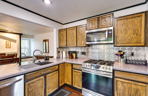 Fountain House | Fountain Retreat w/Private Hot Tub & Fire Pit