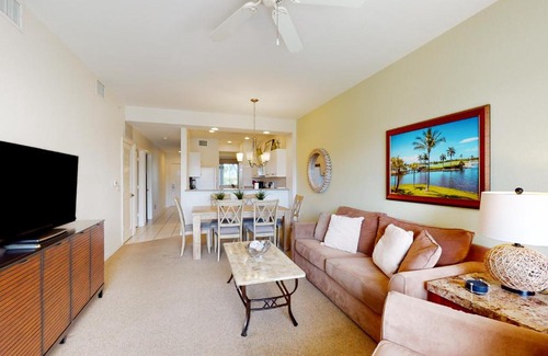 Naples Apartment | Fountain Views #212