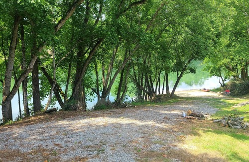 Burkesville House | Four Bed Cumberland River House With Private Boat Launch