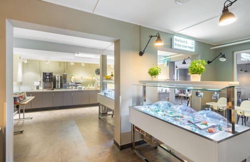 Suedvorstadt House | Four-bed room, shower, WC - a&o Dresden Hauptbahnhof