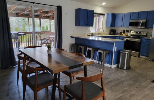 Spokane House | Four Bedroom 3 bath House Next to Riverside State Park