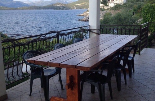 Dubrava Apartment | Four-bedroom apartment near beach Cove Pještata, Pelješac (A-10236-a)