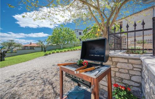 Nova Vas House | Four-Bedroom Apartment In Nova Vas