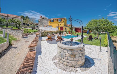 Nova Vas House | Four-Bedroom Apartment In Nova Vas