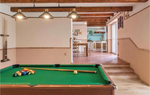 Peruski House | Four-Bedroom Holiday Home With Sea View In Krnica