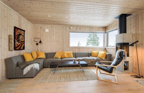 Ringsaker House | Four-Bedroom Holiday Home in Sjusjoen