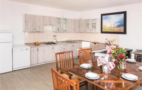 Cista Velika House | Four-Bedroom Holiday Home In Cista Velika
