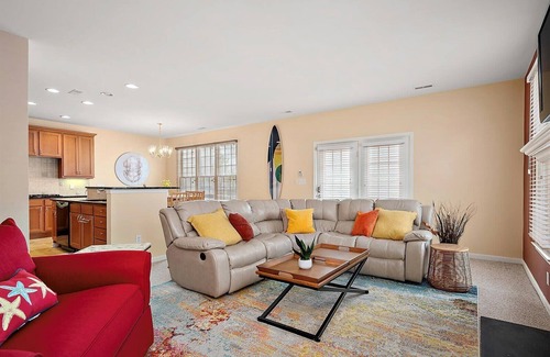 Bayside House | Four Bedroom Home in Amenity Filled Community