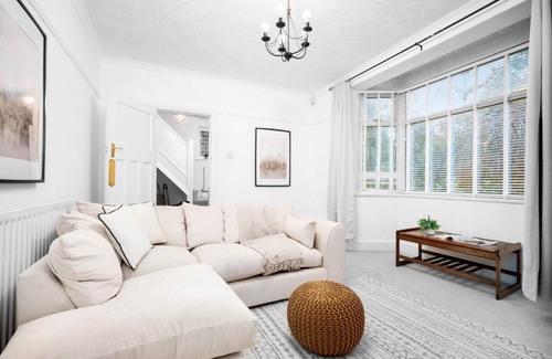Northfield House | Four Bedroom House - Garage - Garden