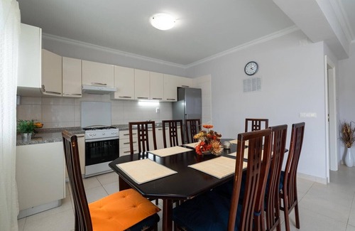 Babina House | Four Bedroom House with sea view