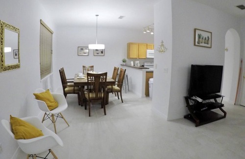 Davenport House | Four Bedroom Pool Home - 1008 RR - Vusa