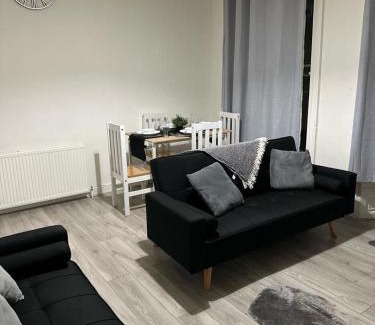 Tower Hill Apartment | Four bedroom property for 10 guests, great location Aldgate E1 close to Tower bridge