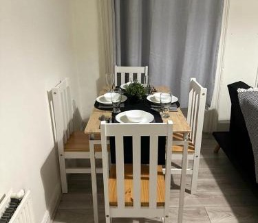 Tower Hill Apartment | Four bedroom property for 10 guests, great location Aldgate E1 close to Tower bridge