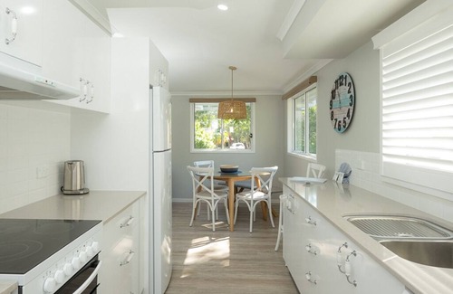 Wynnum House | Four Bedroom Sports House
